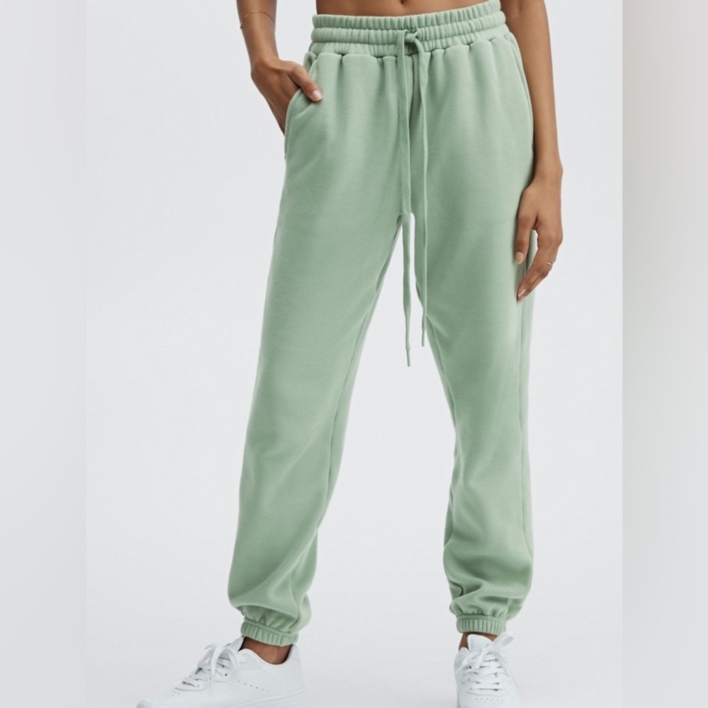 Women's Fabletics mint green jogger sweatpants